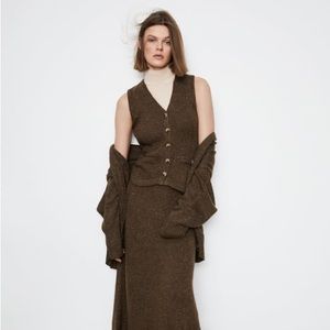 Brown knit Zara sweater vest size S.